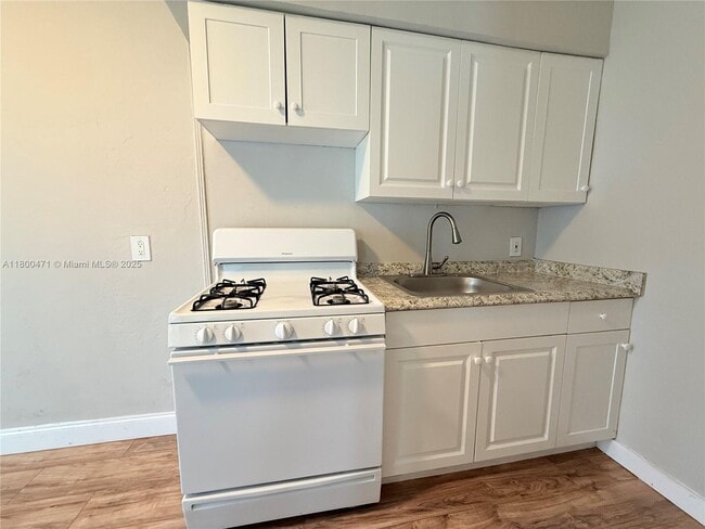 Foto del edificio - 9270 E Bay Harbor Dr