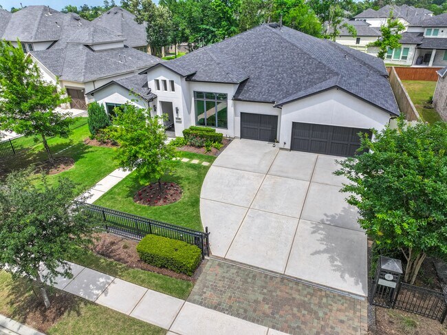 Building Photo - 10561 Lake Palmetto Dr