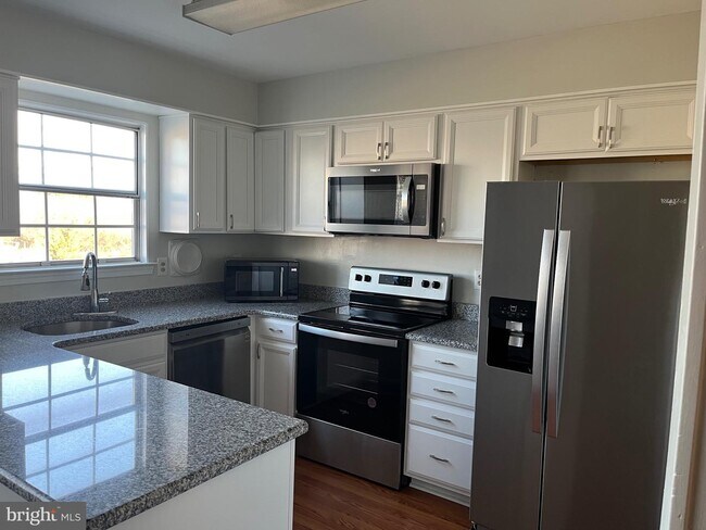 Foto del edificio - 8387 Oakgrove Ct