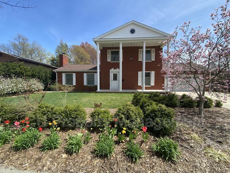 2120 S Vine St, Urbana, IL 61801 House Rental in Urbana, IL