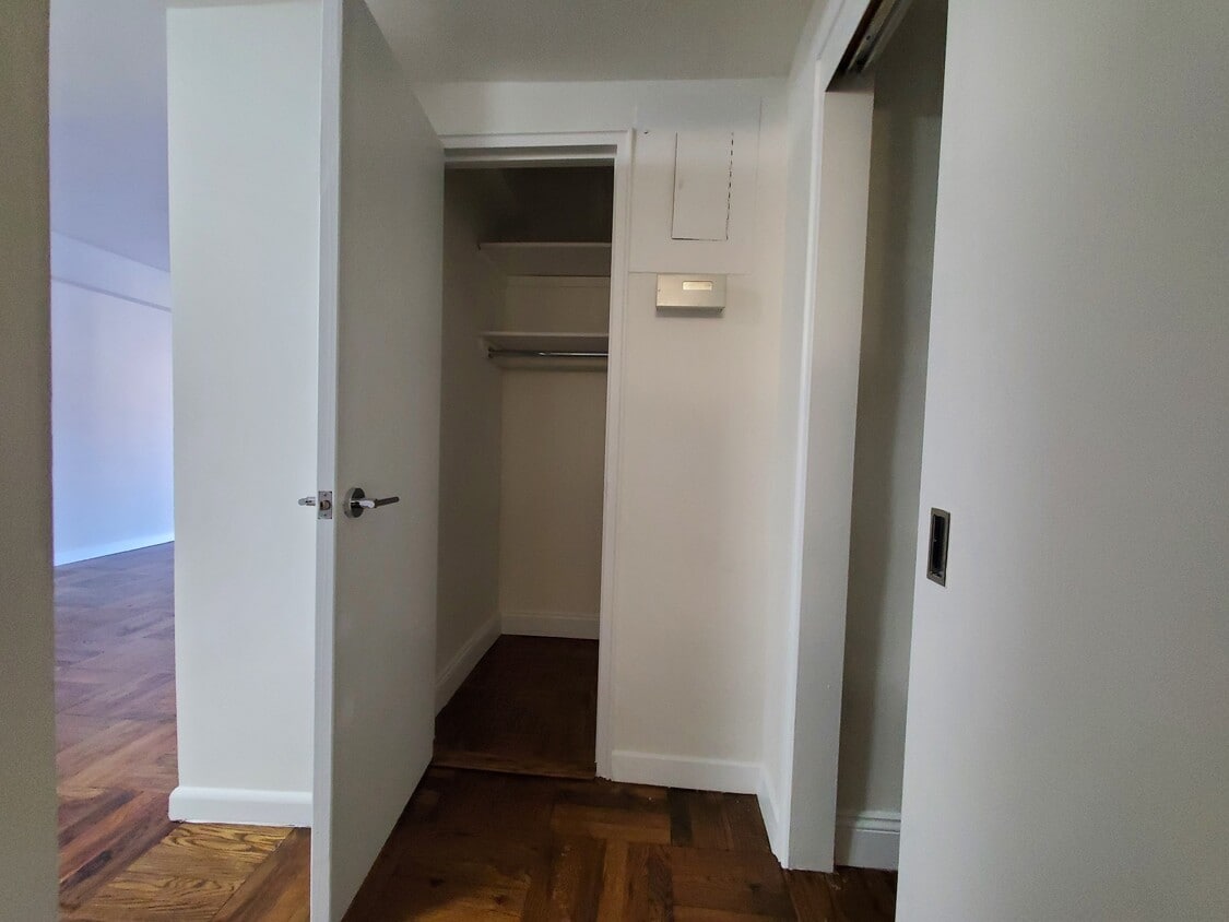 Foto del edificio - 219 E 69th St