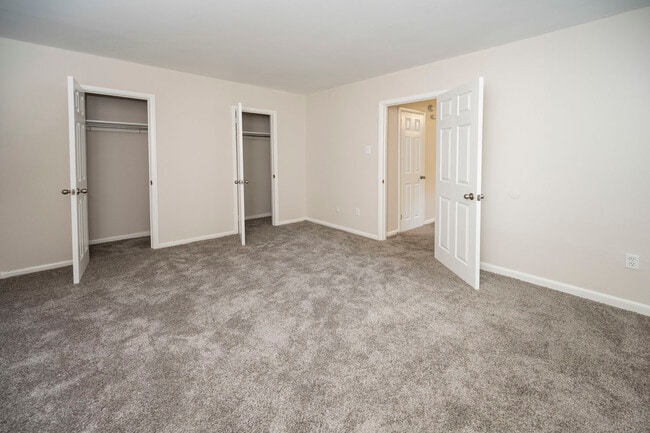 Building Photo - Rosewood Apartments