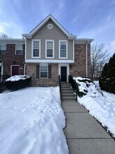 Building Photo - 10853 Lake Thames Dr