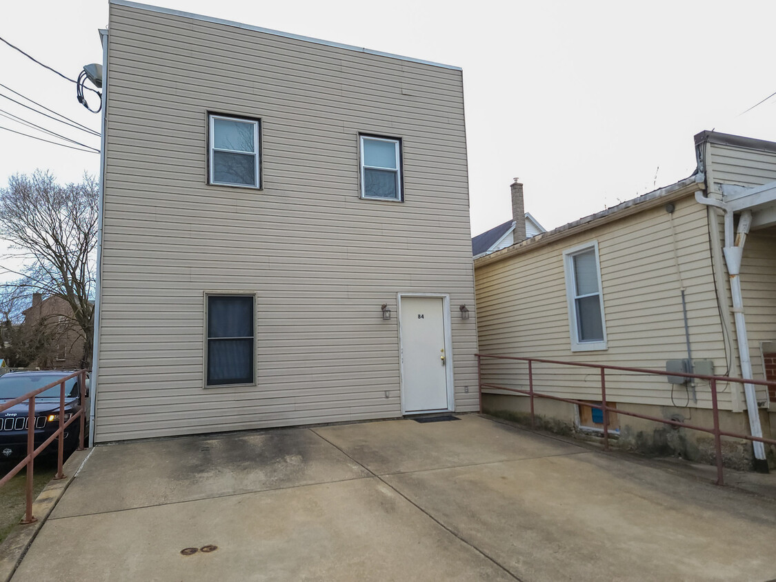 Primary Photo - 84 Gross St