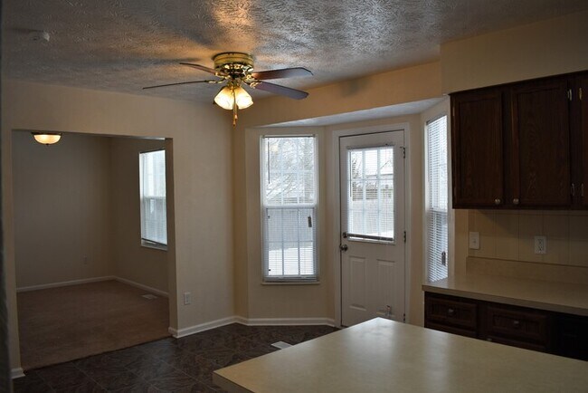 Building Photo - 5996 Summersweet Dr