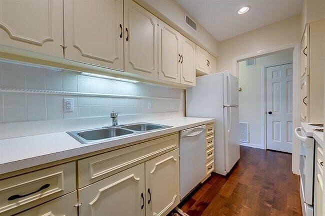 Building Photo - 6306 Diamond Head Cir