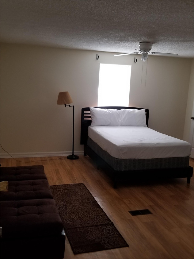 Primary Photo - 1274 Hodson Dr