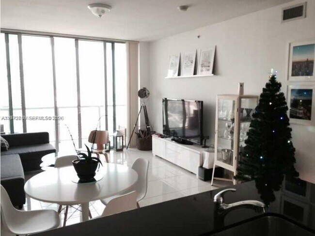 Foto del edificio - 1111 SW 1st Ave