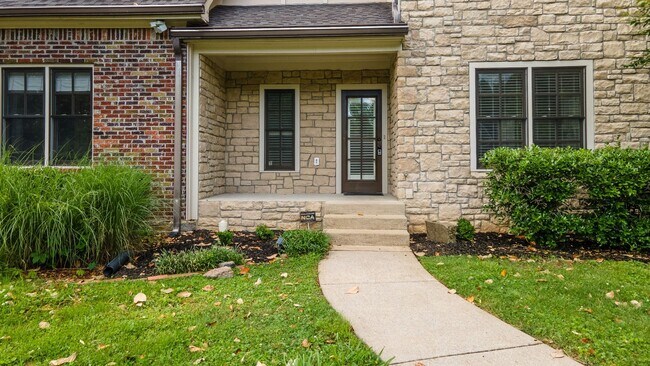 Building Photo - **RARE FIND IN VANDY NEIGHBORHOOD**