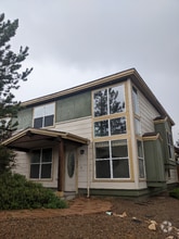Building Photo - 1477 E Russ Way