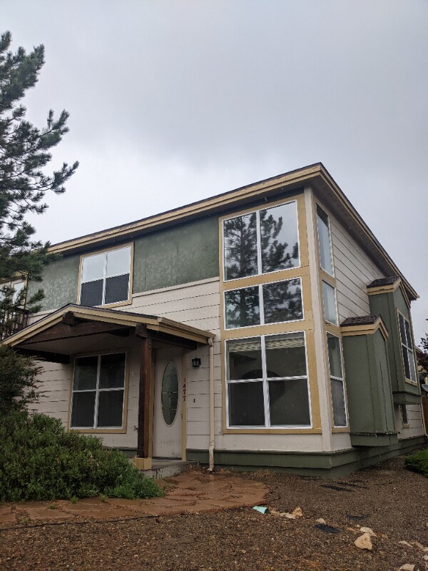 Primary Photo - 1477 E Russ Way