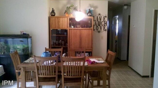 Building Photo - 3 br, 2 bath Apartment - 845 Netters Circle