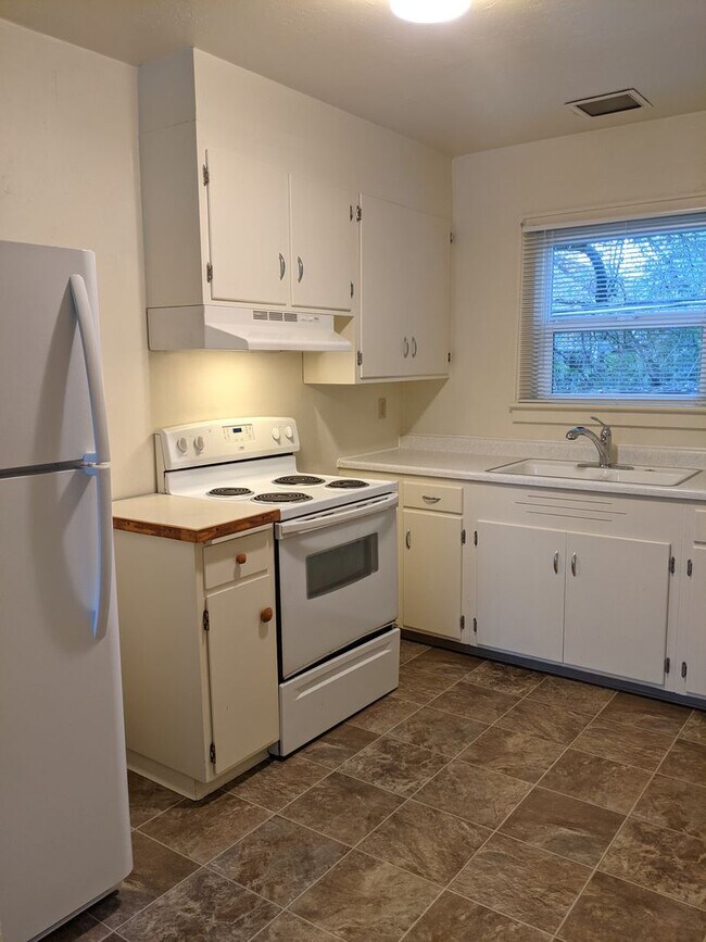 Foto del edificio - Nice 2-Bedroom, 1-Bath Duplex In Downtown Eugene!