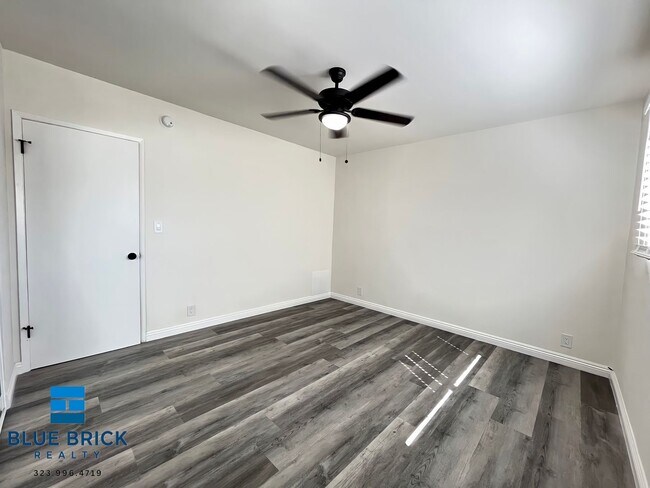 Foto del edificio - 15352 Vanowen St