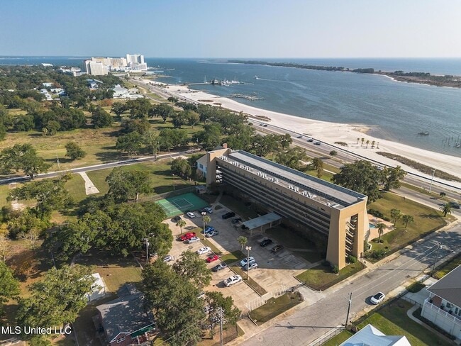 Foto del edificio - 520 Beach Blvd