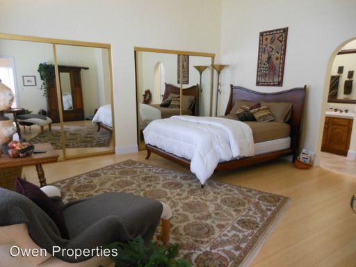 Building Photo - 1100 Adella Ave