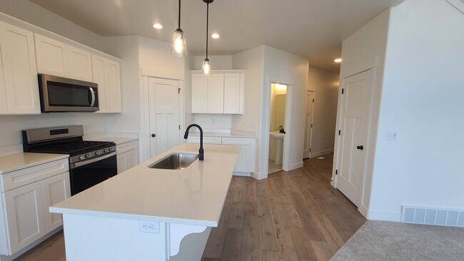 Building Photo - 4362 W Hemsley Ln