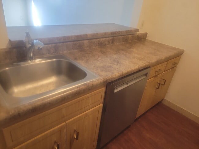 Building Photo - 219 Daniel St