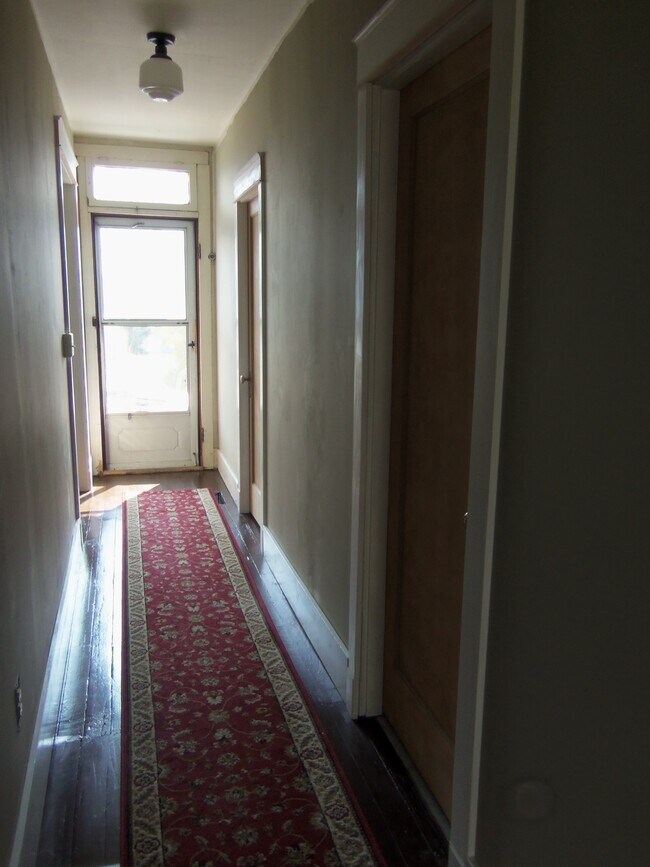 Foto del edificio - 215 N Emmett Ave
