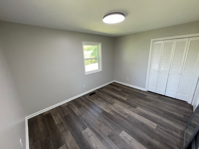 Foto del edificio - 12411 Cantrell Rd