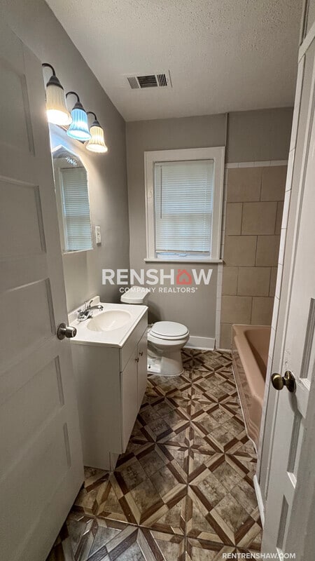 Building Photo - 785 Pope St