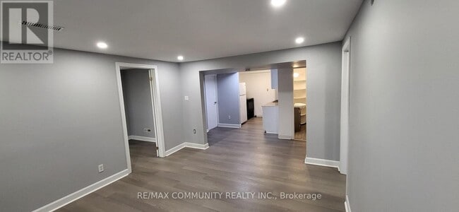 Building Photo - 291 Poplar St