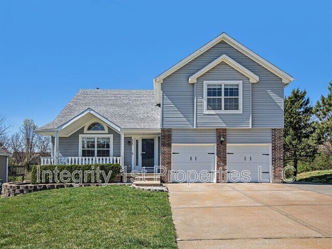 Building Photo - 226 N Sunset Ln