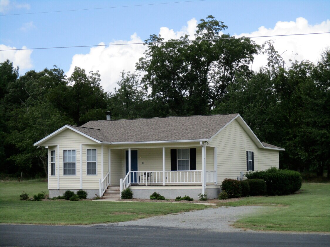 Primary Photo - 611 Windcrest Dr