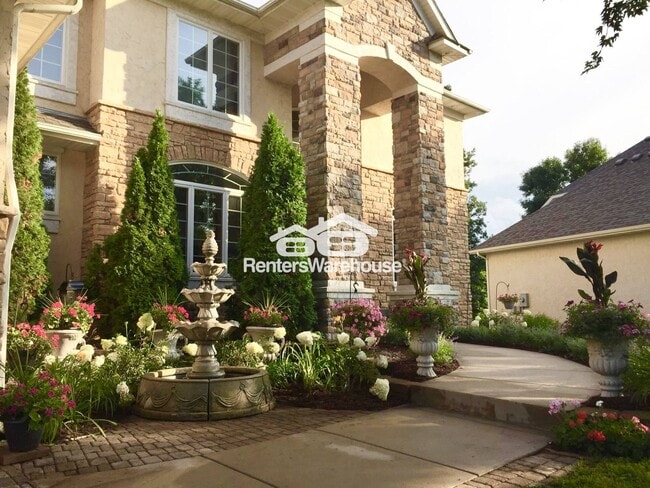 Foto del edificio - 2470 Arnold Palmer Dr