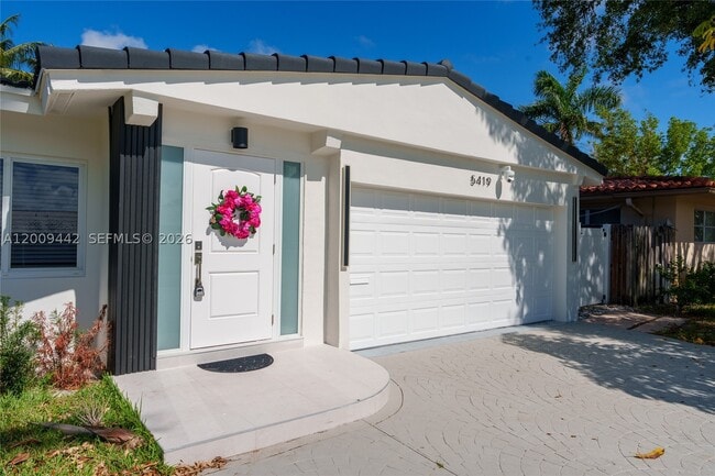 Building Photo - 5419 NE 22nd Terrace
