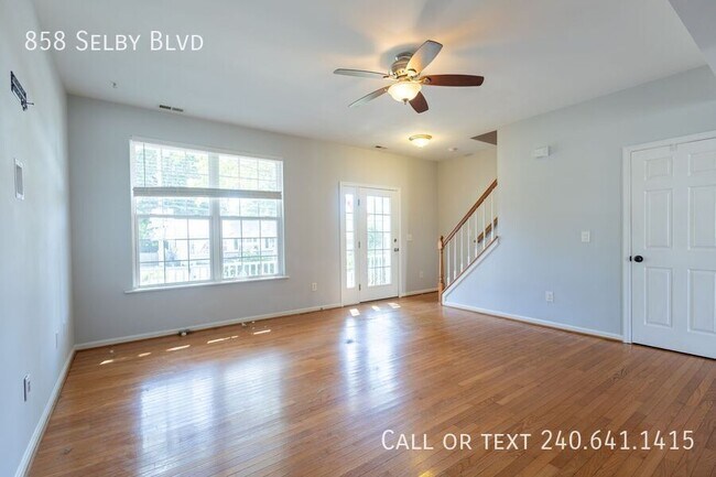 Foto del edificio - 858 Selby Blvd