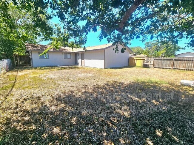 Building Photo - 1710 Sun Beam Dr