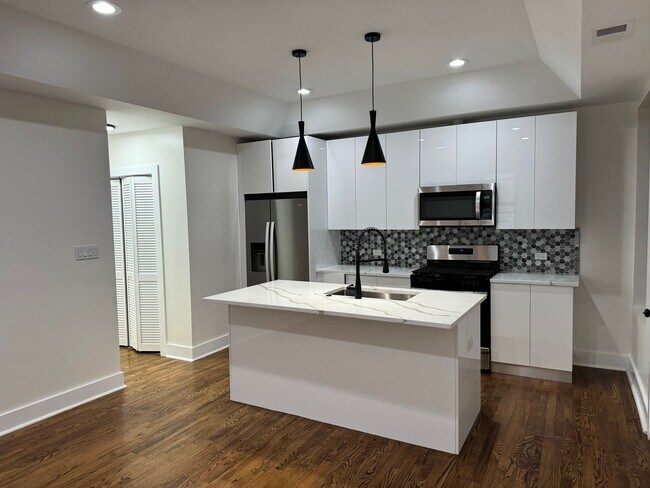 Foto del edificio - 4927 S Prairie Ave