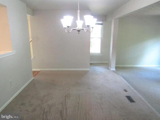 Foto del edificio - 9141 Blarney Stone Dr