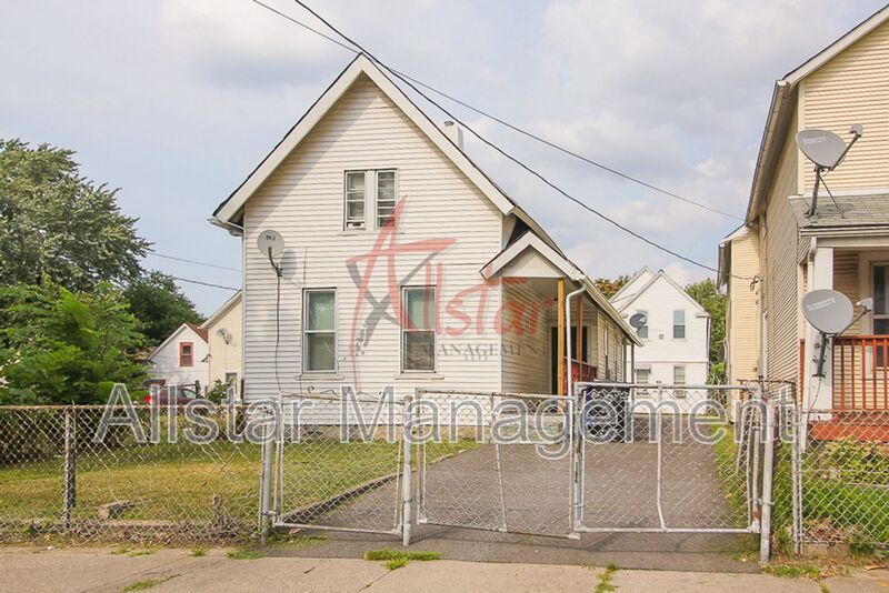 Primary Photo - 1573 E 45 St