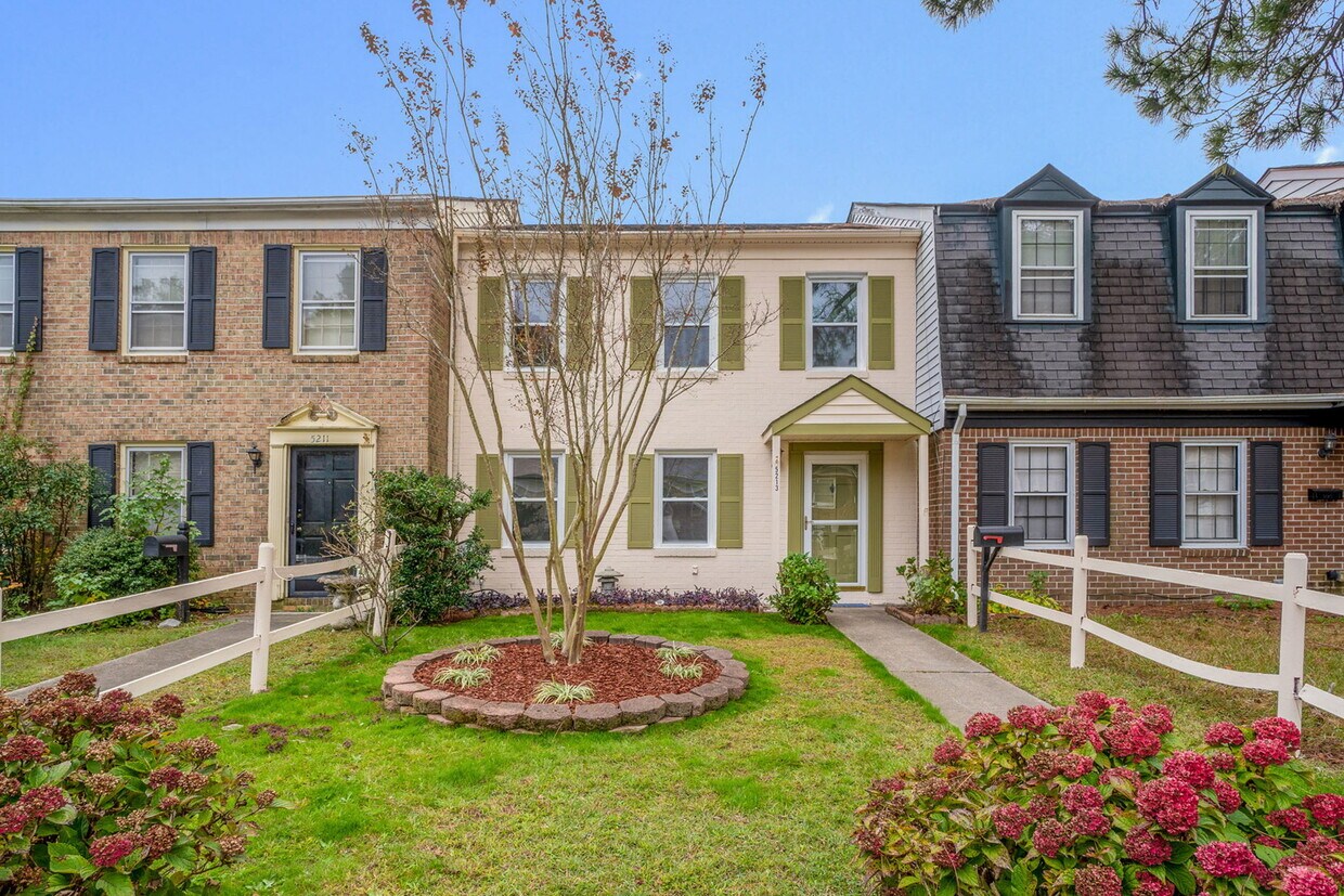 Foto principal - 5213 Clover Hill Dr