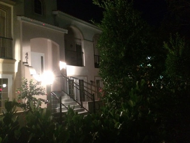Building Photo - 461 Nokomis Ave S
