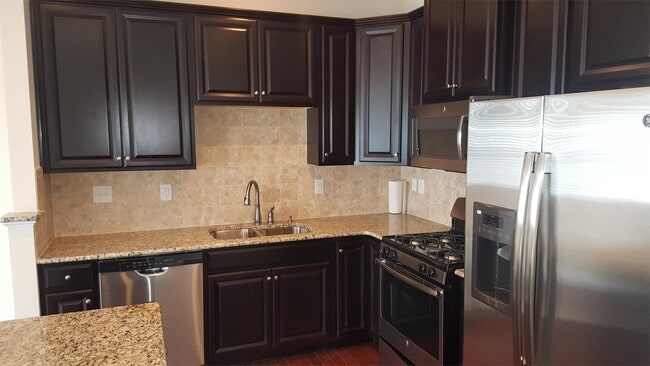 Photo - 2757 Silverthorn Dr Townhome