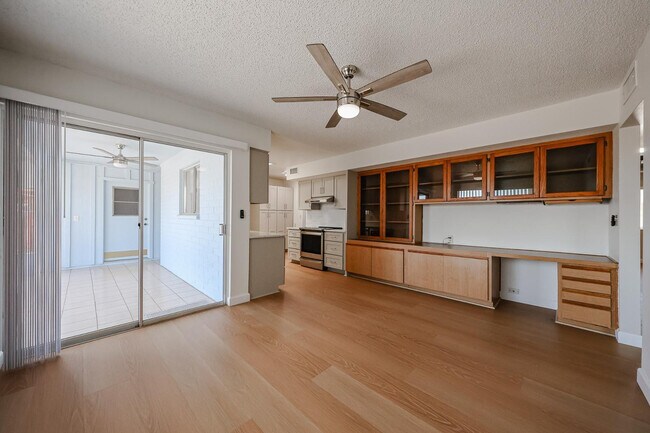 Foto del edificio - 11033 W Elk Ave