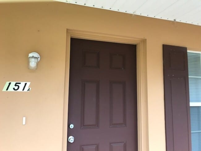 Building Photo - Conveniently located to I-4