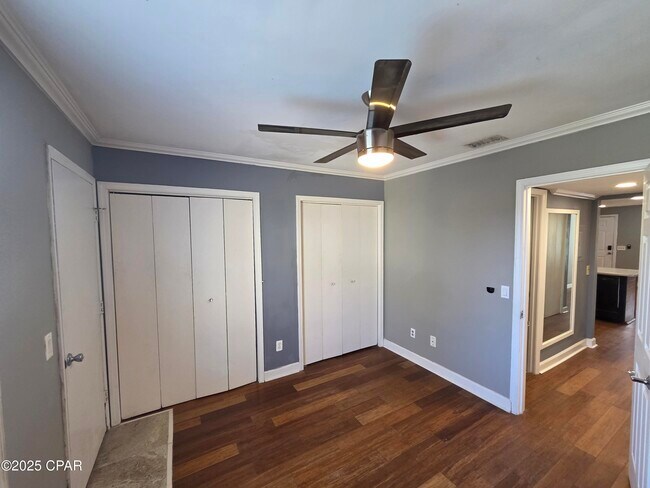 Building Photo - 3614 Tiki Dr