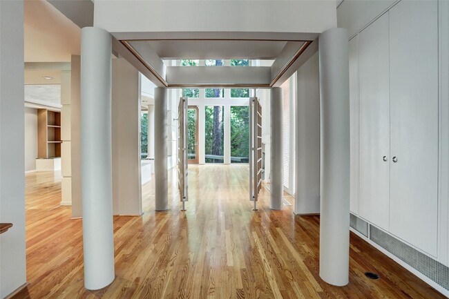 Foto del edificio - 431 Hedwig Rd