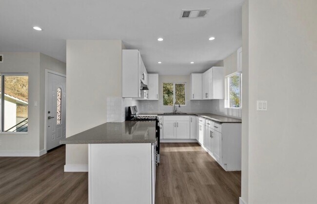 Foto del edificio - 1881 Verdugo Loma Dr