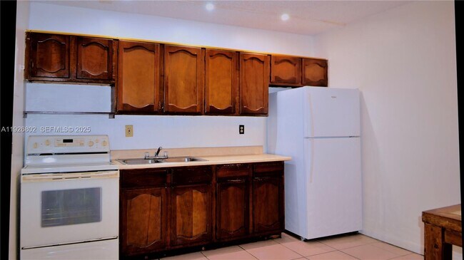 Foto del edificio - 274 SW 9th St