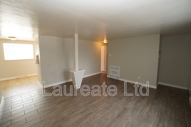 Building Photo - 679 Miller Ct
