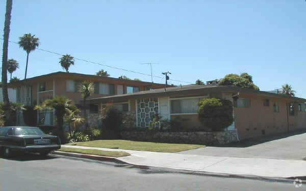 The Isle - Pacific Apartment Homes @ 1620 E Maple
