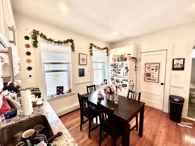 Building Photo - 11 Harold St