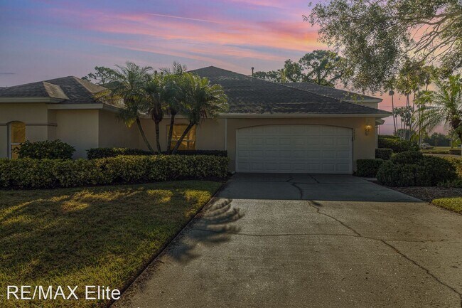 Foto del edificio - 3 br, 2 bath House - 1973 Golf Vista Blvd