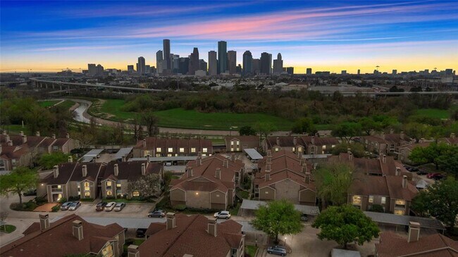 Foto del edificio - 1860 White Oak Dr