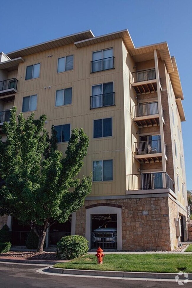 Building Photo - 165 Albion Village Way